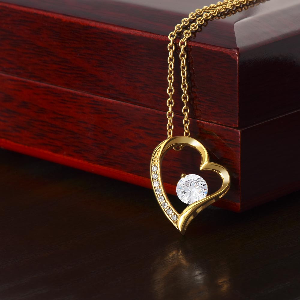 💖 Heart-Shaped Pendant Necklace 💖