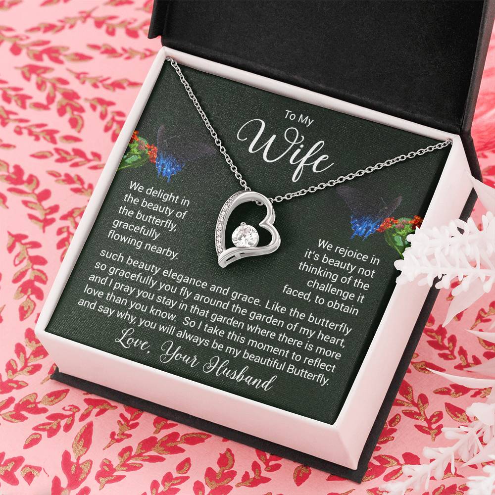 💖 Heart-Shaped Pendant Necklace 💖