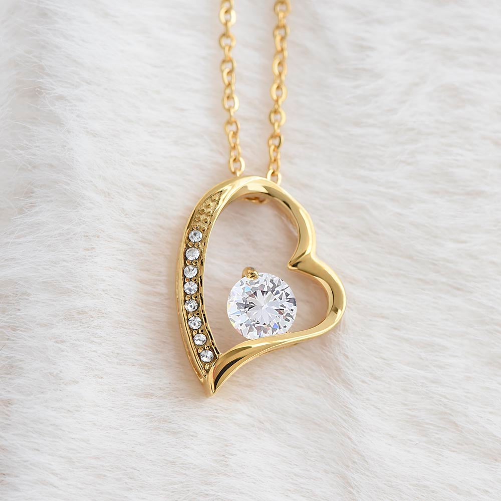 💖 Heart-Shaped Pendant Necklace 💖